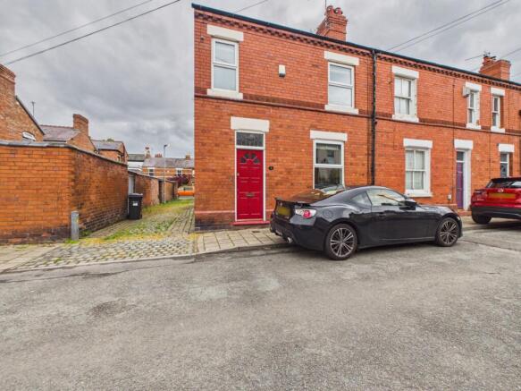 3 bed property, in Bradford Street, £265,000
