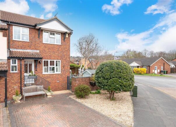 3 bed property, in 56 Roman Wharf + detached Studio Annex: Lincoln, £365,000