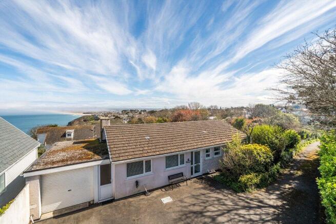 3 bed property, in St. Ives Road, £439,950