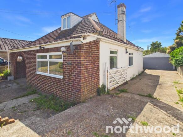 4 bed property, in Coast Drive, £350,000