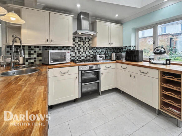 4 bed property, in Brecon Road, £235,000