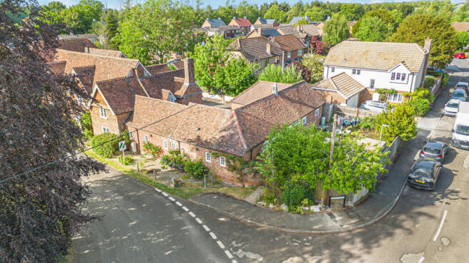 2 bed property, in Townsend, £360,000