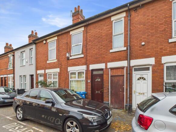 2 bed property, in Cameron Road, £140,000