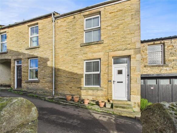 2 bed property, in Post Office Street, £180,000