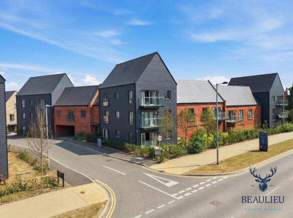 1 bed property, in Rolfe Road, £250,000