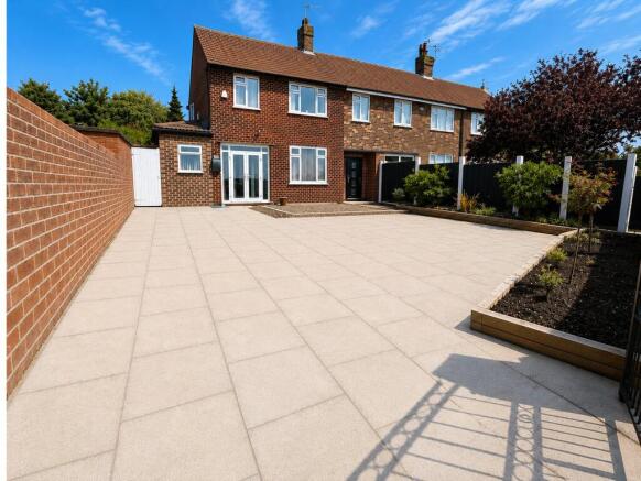 3 bed property, in Prince Alfred Road, £400,000