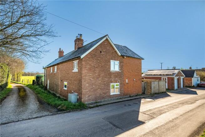 2 bed property, in Broad Street, £375,000