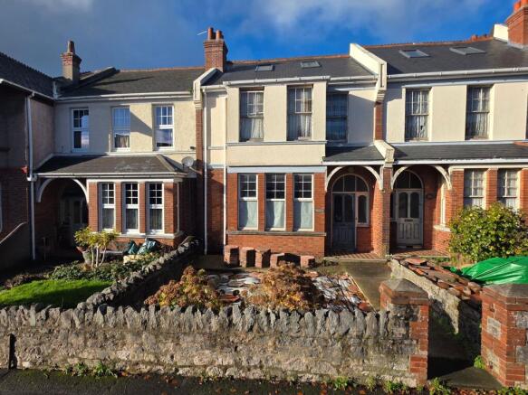 4 bed property, in Plainmoor, £235,000