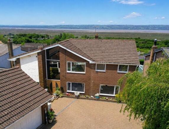 4 bed property, in Oldfield Drive, £995,000