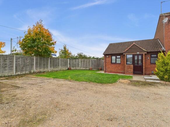 1 bed property, in Larkins Close, £295,000