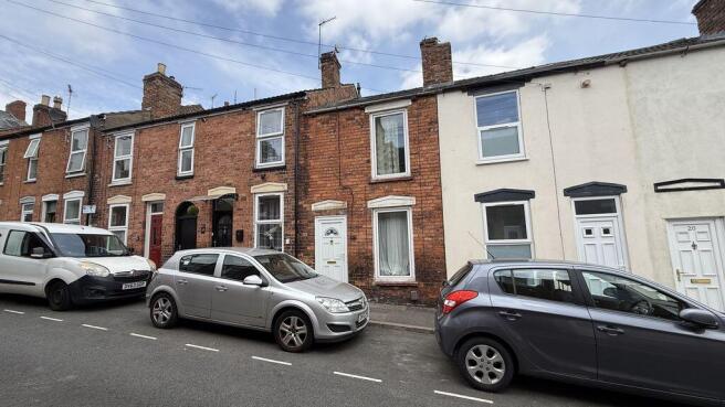 2 bed property, in St. Hugh Street, £100,000