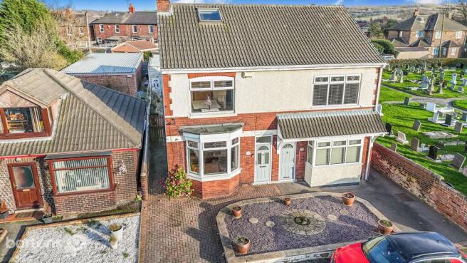 3 bed property, in Doncaster Road, £200,000