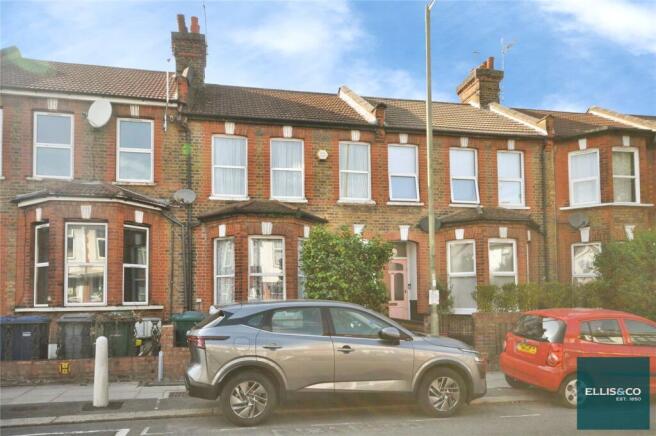 3 bed property, in Squires Lane, £550,000