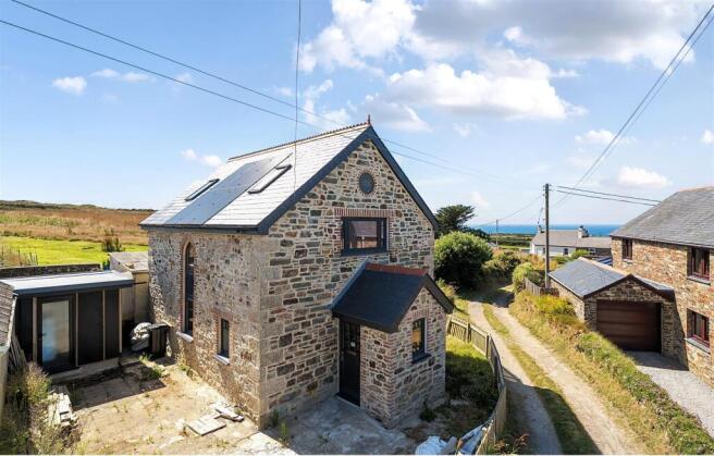 2 bed property, in Higher Bal, £395,000