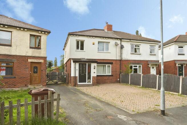 3 bed property, in Salmon Crescent, £350,000