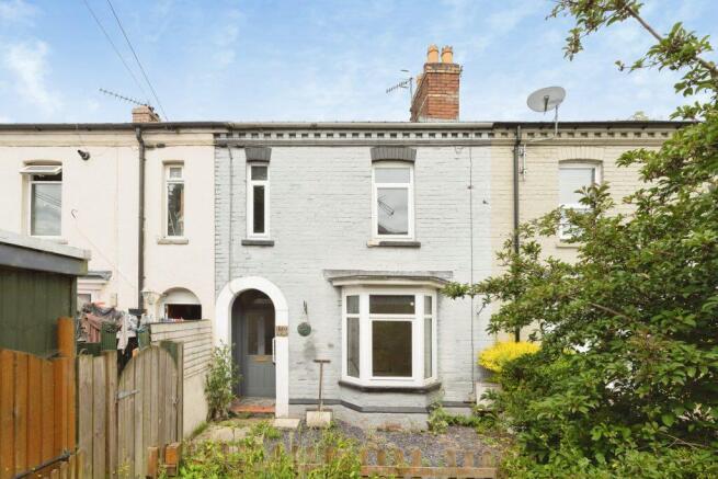 3 bed property, in Union Road East, £215,000