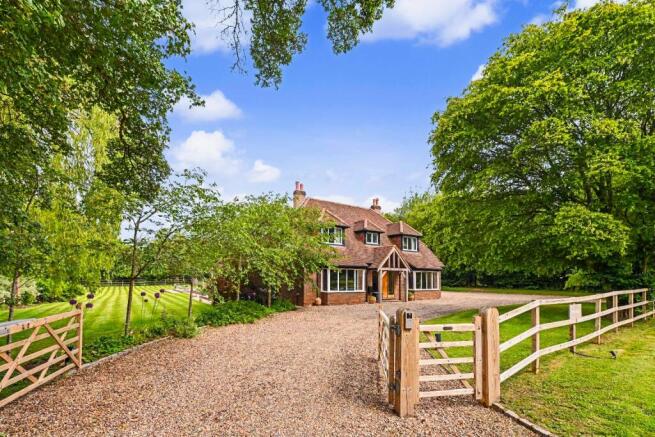 5 bed property, in Bank Green, £2,250,000