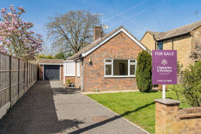 2 bed property, in Linwood, £525,000