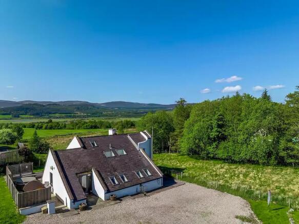 3 bed property, in Kirkstone Lodge, £450,000