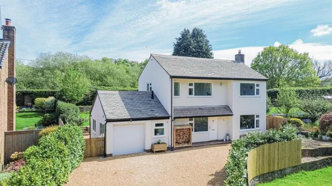 3 bed property, in Cranleigh Close, £699,500