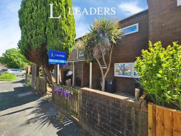 2 bed property, in The Limes, £245,000