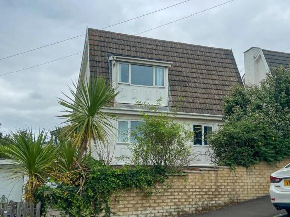 4 bed property, in 22 Somerset View, £475,000