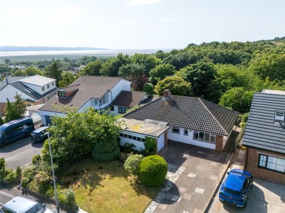 2 bed property, in Dalesway, £460,000