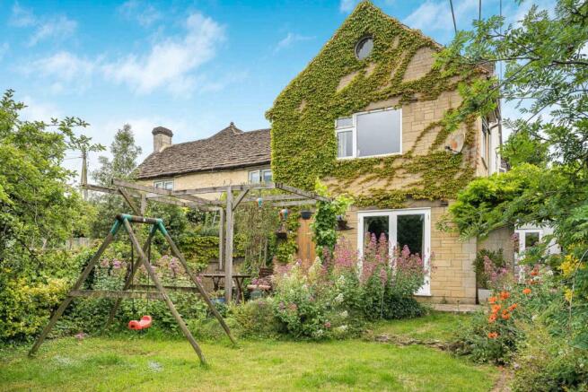 4 bed property, in Star Hill, £725,000
