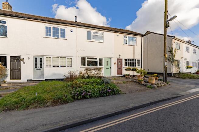 2 bed property, in Barton Road, £300,000