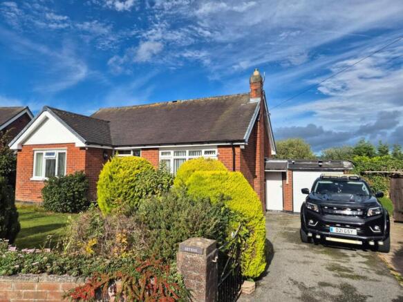 2 bed property, in Nant Y Patrick, £265,000