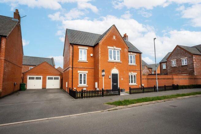 4 bed property, in Southfield Avenue, £385,000