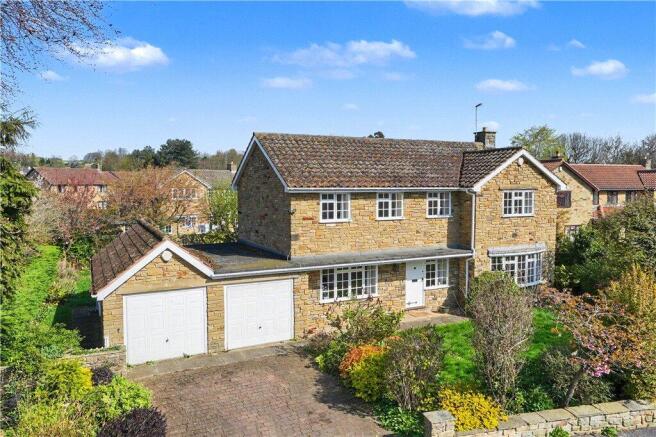 3 bed property, in Bridge Paddock, £700,000