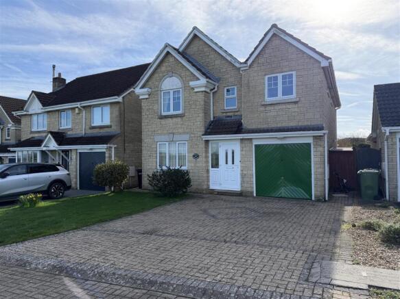 4 bed property, in Crocombe, £588,000