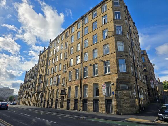 6 bed property, in Flats 8. 26 and 32 Airedale House, £82,500