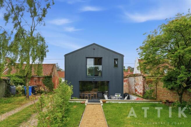3 bed property, in Holton, £575,000