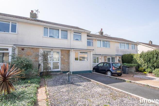 3 bed property, in Fletcher Close, £275,000