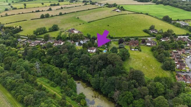 4 bed property, in Winghouse Lane, £900,000