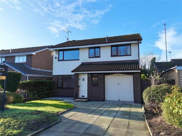 4 bed property, in Coachmans Drive, £350,000