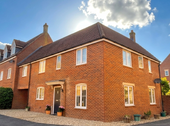 4 bed property, in Hosey Road, £375,000