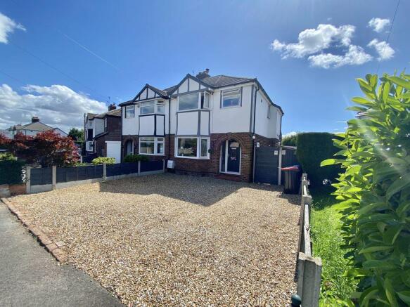 3 bed property, in Emmett Street, £260,000