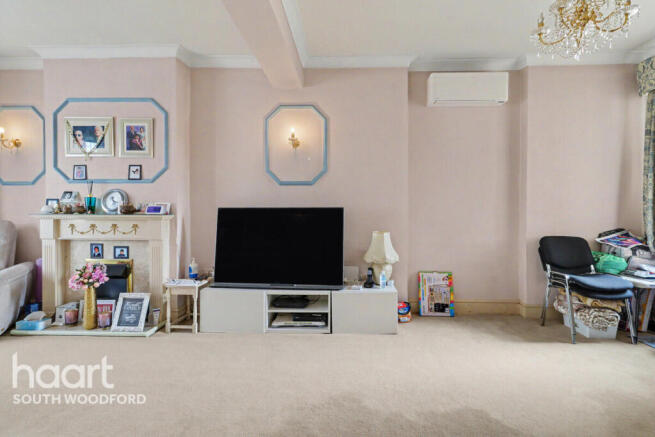 3 bed property, in Cowslip Road, £750,000