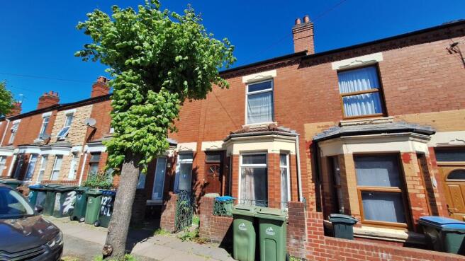 3 bed property, in Bolingbroke Road, £140,000
