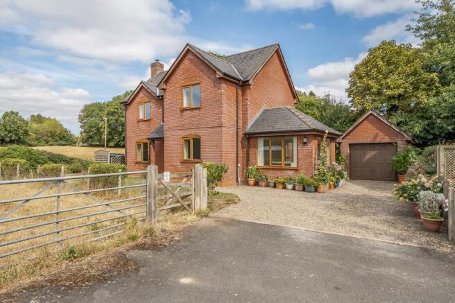 3 bed property, in Winforton, £415,000
