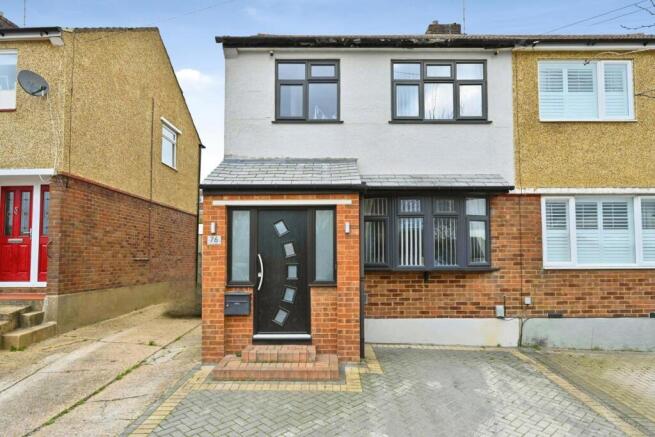 3 bed property, in Pennine Avenue, £350,000