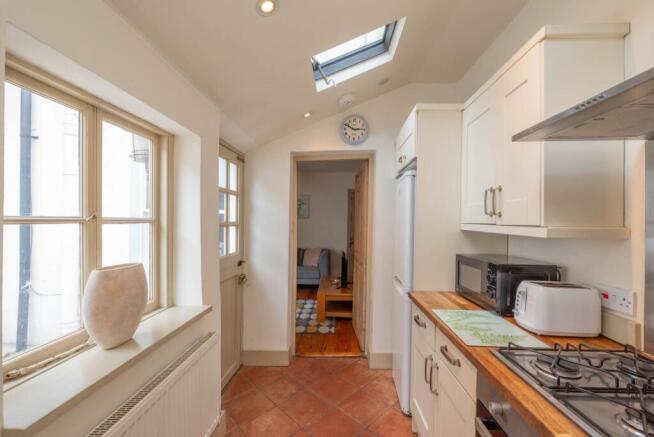 3 bed property, in Dover Street, £325,000
