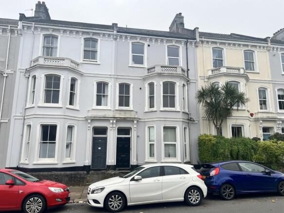1 bed property, in Flat 3, £60,000