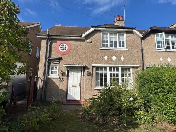 2 bed property, in Beech View, £275,000