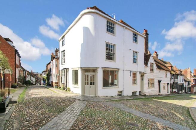 3 bed property, in West Street, £725,000