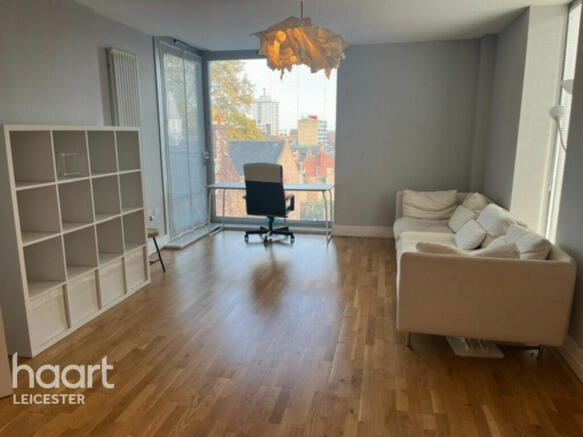 1 bed property, in East Bond Street, £125,000