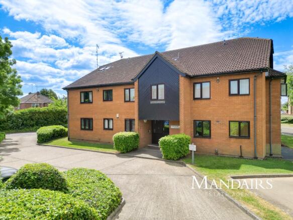 2 bed property, in Stagshaw Drive, £110,000